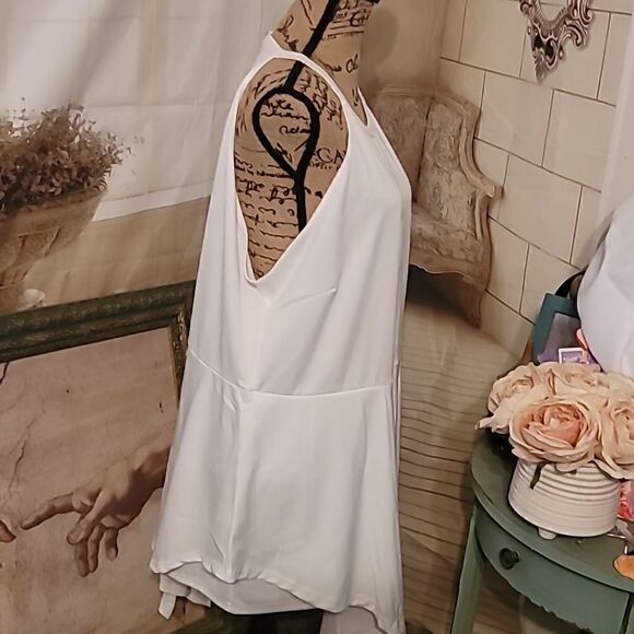 New Handkerchief Style Romper Size 3XL - Picture 3 of 7